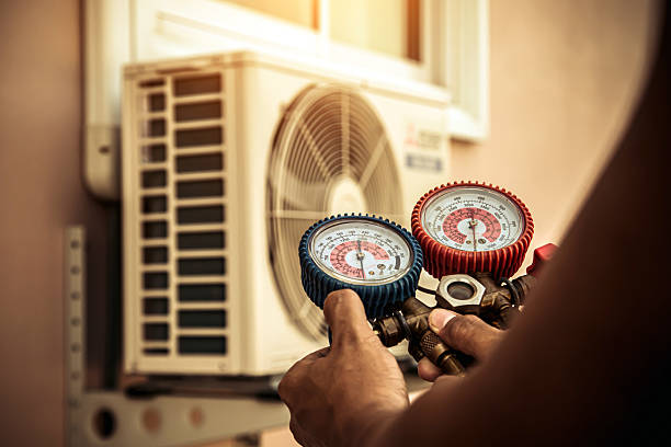 Professional Hvac technician working in Garden City, MO